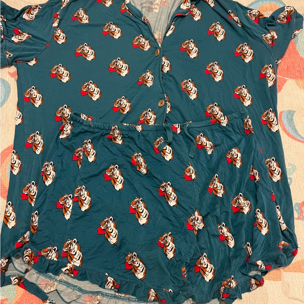 Posh peanut womens set
